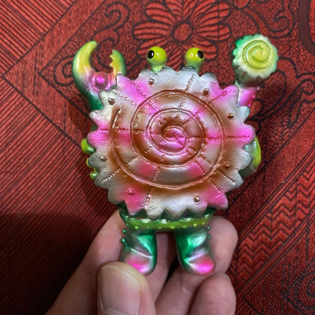 カニ　よいこのかいじゅうソフビ　ウズマキガニ