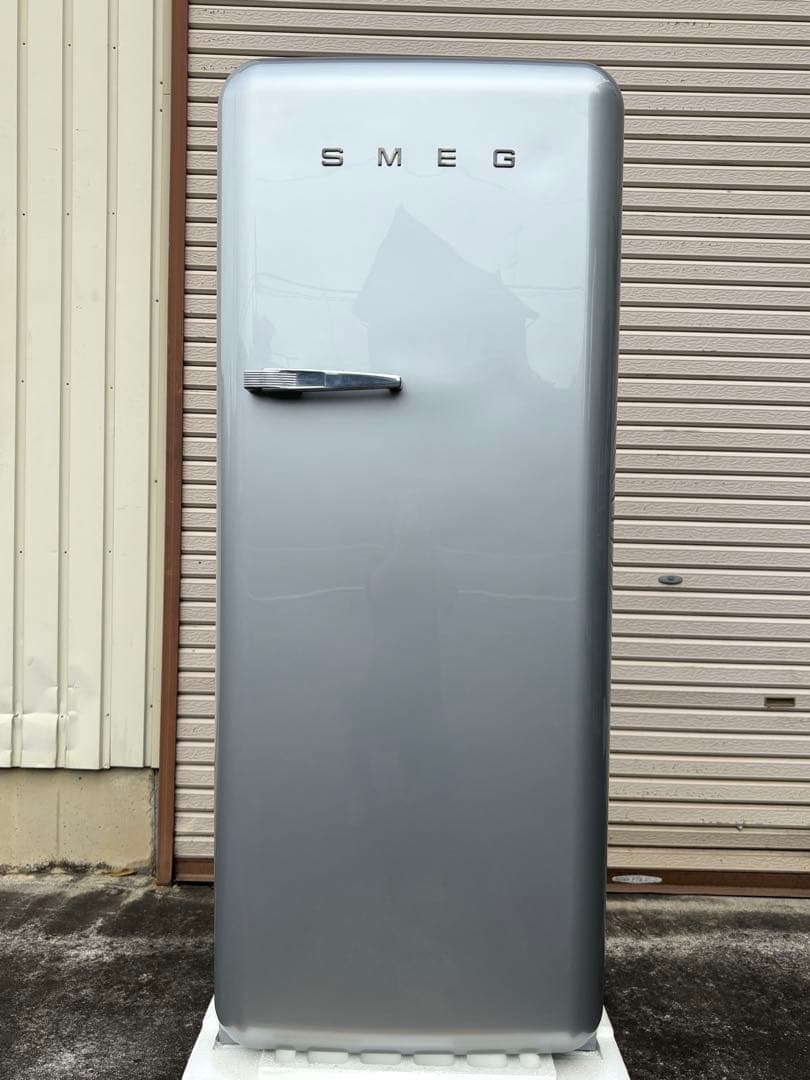 新品☆SMEG（スメッグ）冷凍冷蔵庫 FAB28 100V シルバー　右開き 新品☆SMEG（スメッグ）冷凍冷蔵庫 FAB28 100V シルバー 右開き - メルカリ