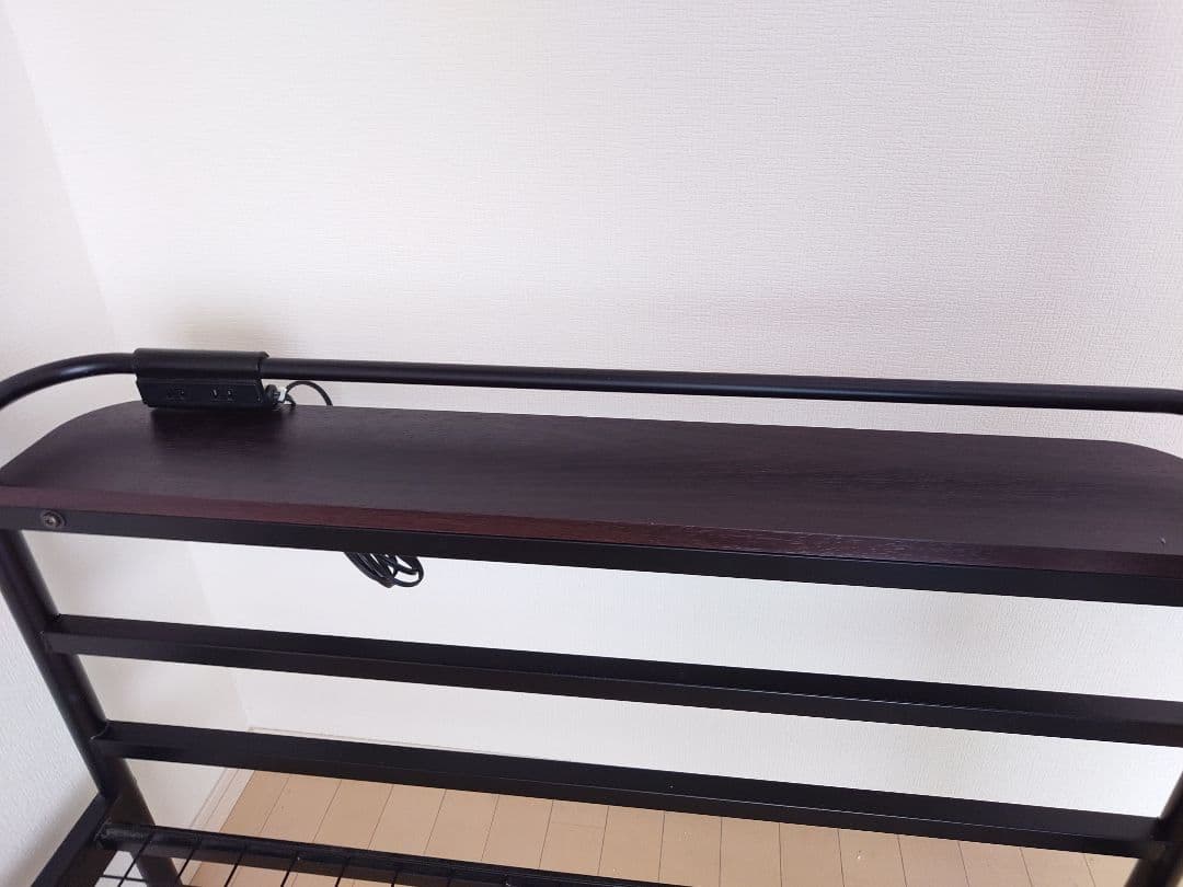 直接引き取り限定※ デスク.コンセント付き ベッドフレーム シングル