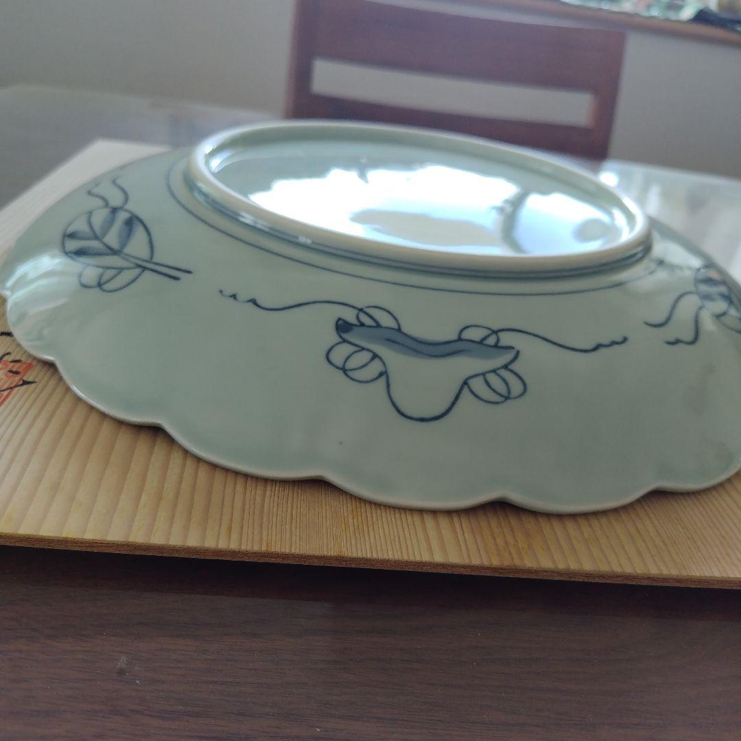 肥前の器青赤花柄波型皿 - メルカリ