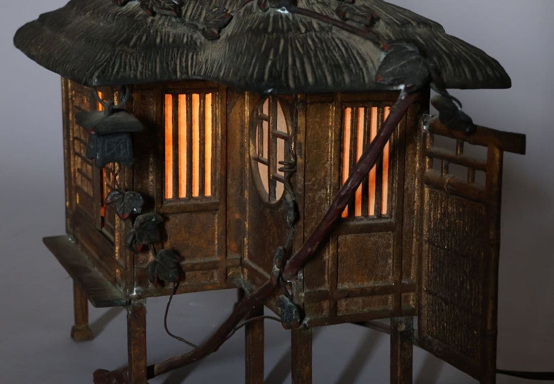 金工 銅製 葛屋灯篭 茅葺屋根 置灯籠 日本家屋 置物 ランプ【MA614