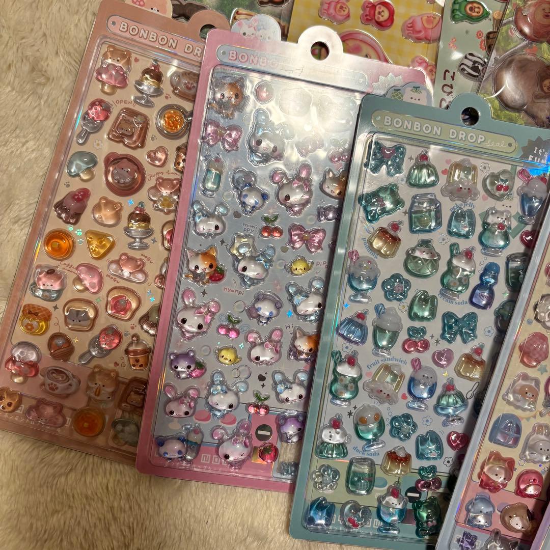 シール　まとめ　シール帳　ボンボンドロップ　キティ　肉球　タイル
