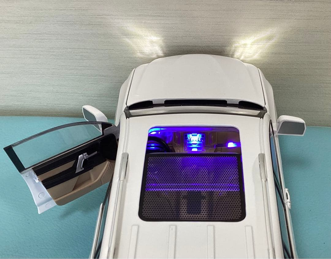 レクサス LX570 ホワイト LEXUS 1/18