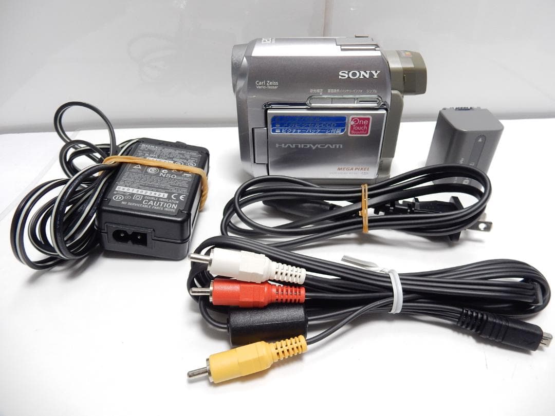 動作品 Sony DCR-HC40 miniDV ビデオカメラ ダビングなどに Amazon.co.jp: SONY DCR-HC40 W DV方式デジタルビデオカメラ:ホワイト
