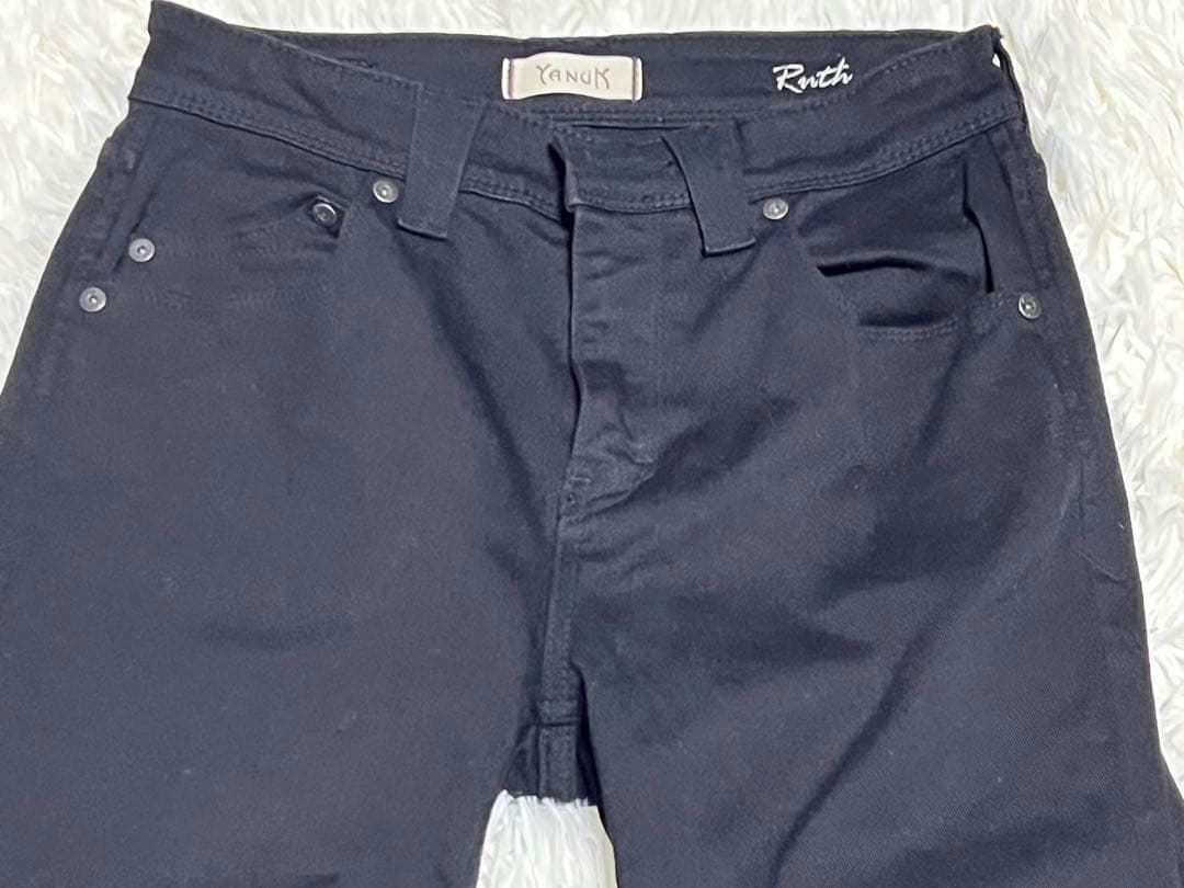 《極美品》YANUK ヤヌークRUTH スリムテーパードデニムW23 ブラック