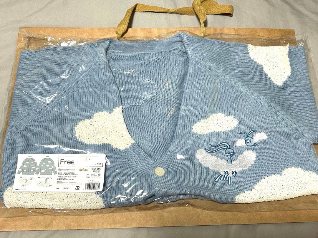 ポケモン カーディガン チルタリスとチルット Free - メルカリ
