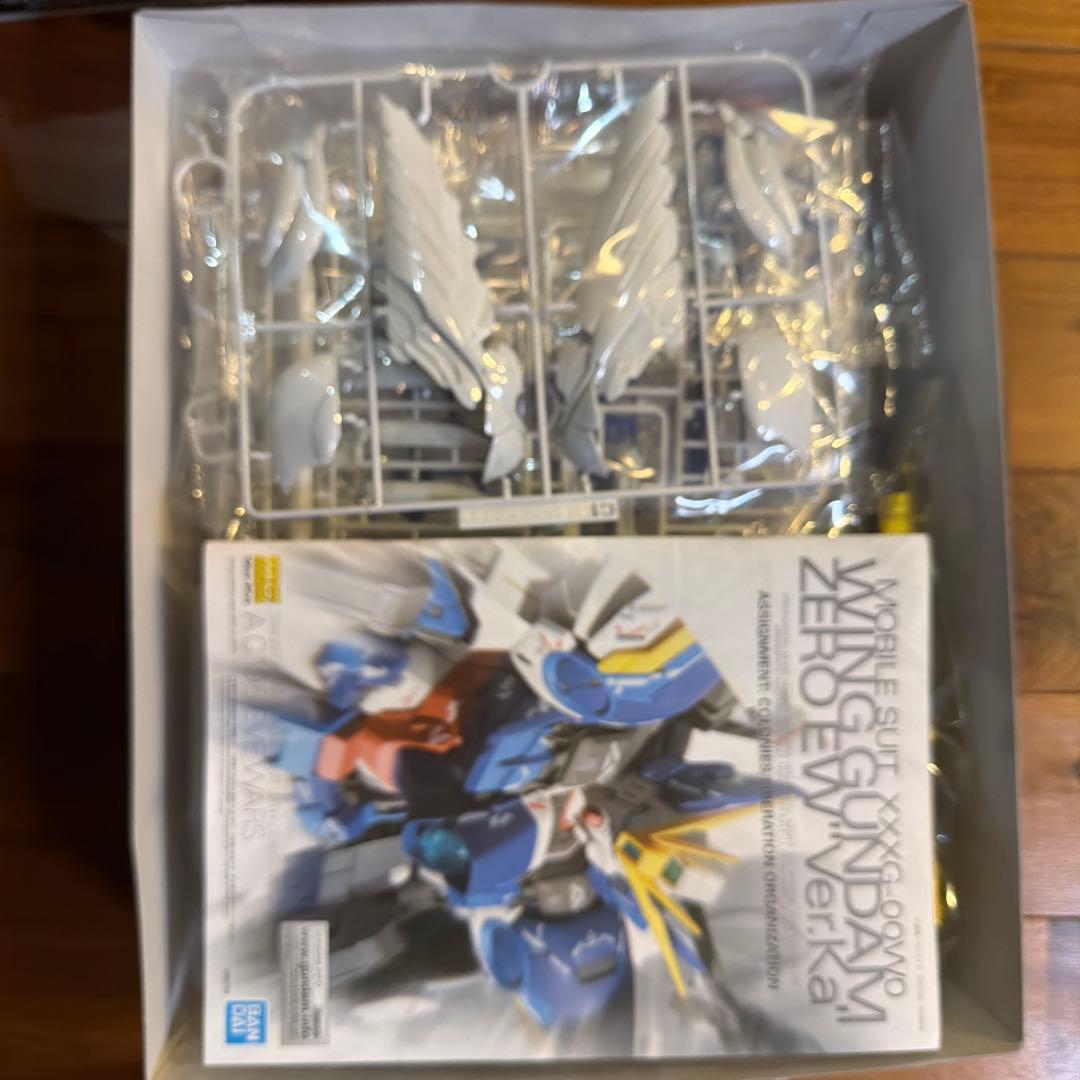 MG ウイングガンダム ゼロ　チタニウムフィニッシュ　未組み立て