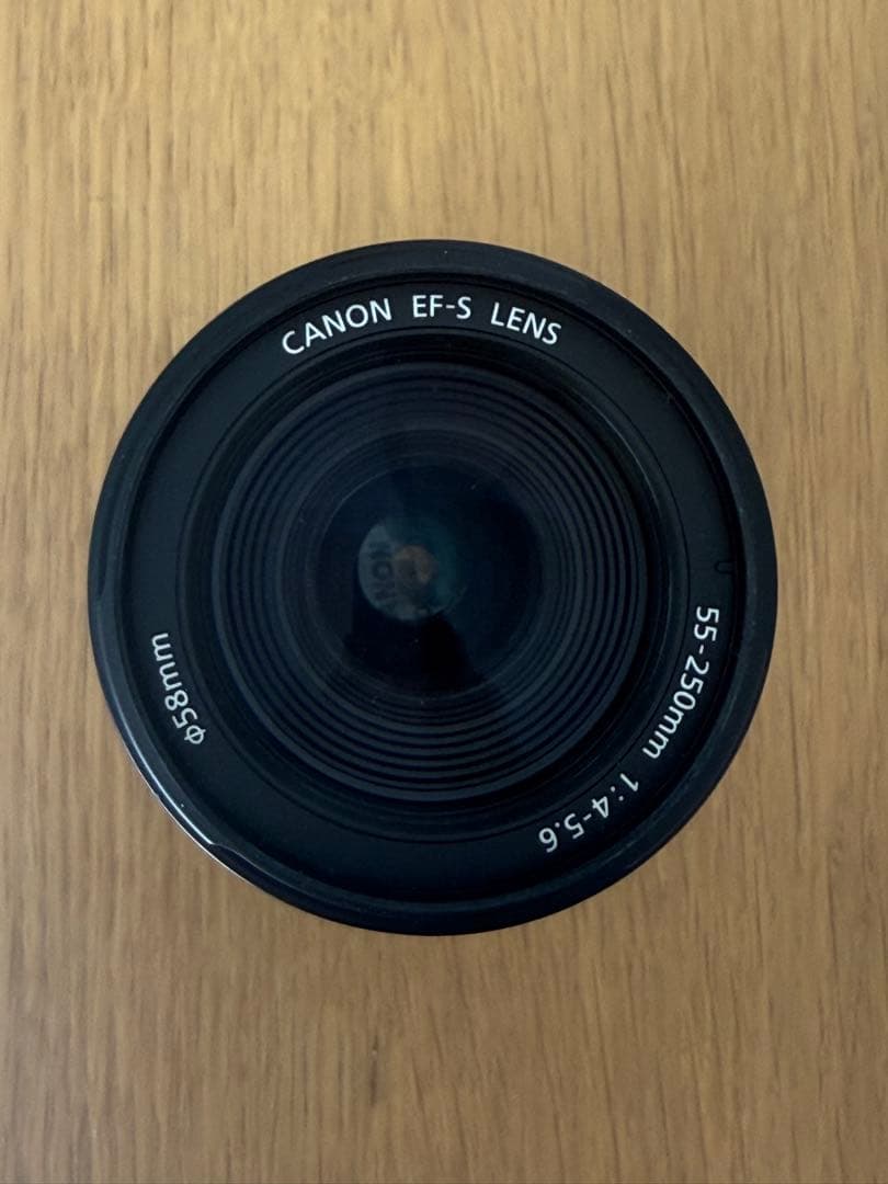 EF-S 55-250mm f/4-5.6 IS ズームレンズ
