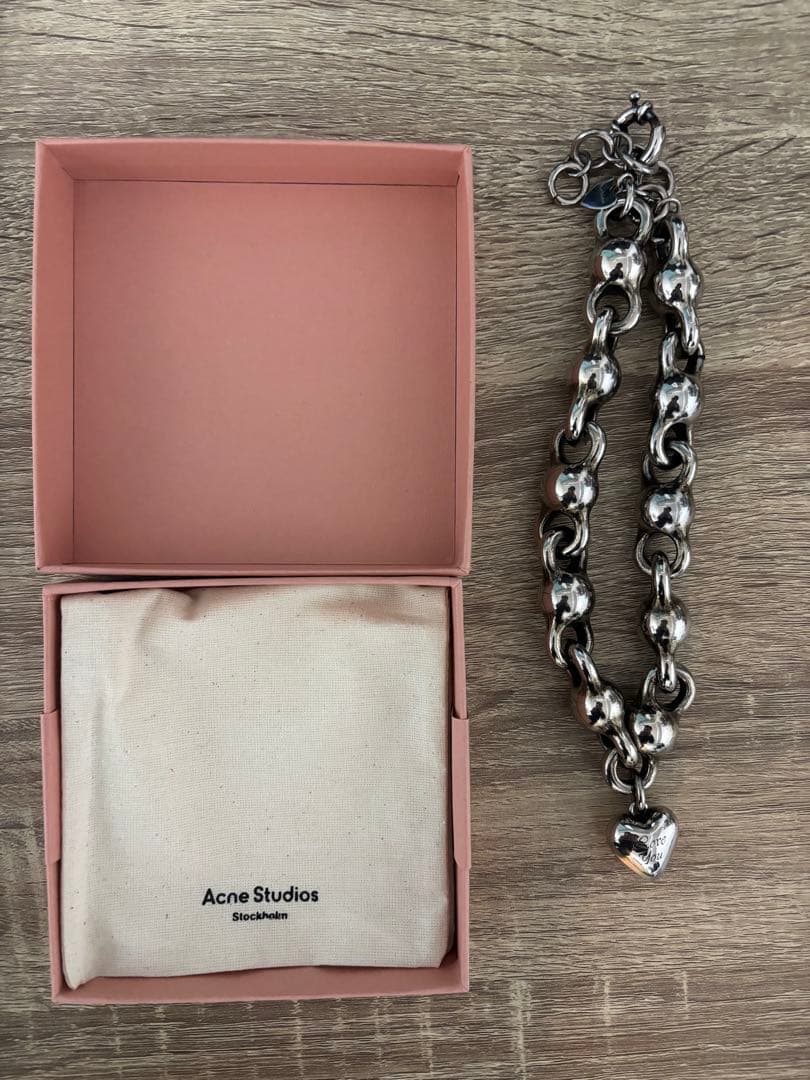 Acne Studios ハートチャームネックレス - メルカリ