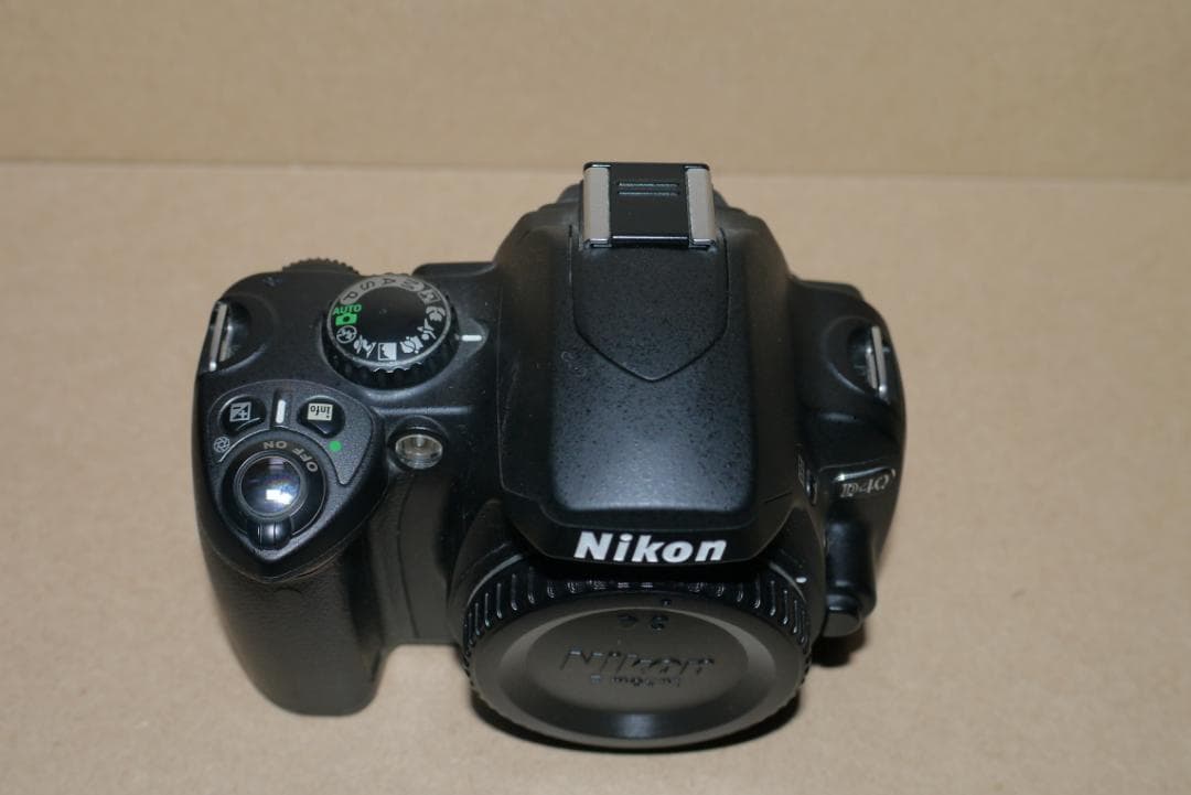 名機】Nikon D40 レンズセット(18-70mm) ショット数2019回 - メルカリ