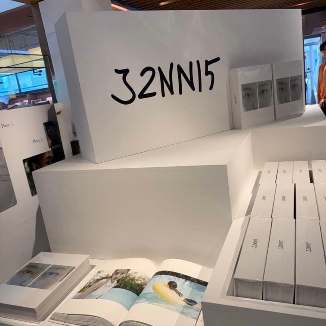 新品未開封】JENNIE J2NNI5フォトブック シリアルナンバー しおり付