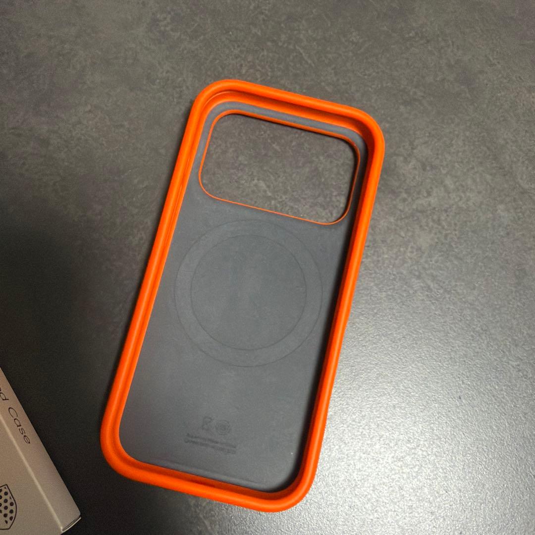 なかじん様専用 Beats iPhone 17 Pro ケース オレンジ - メルカリ