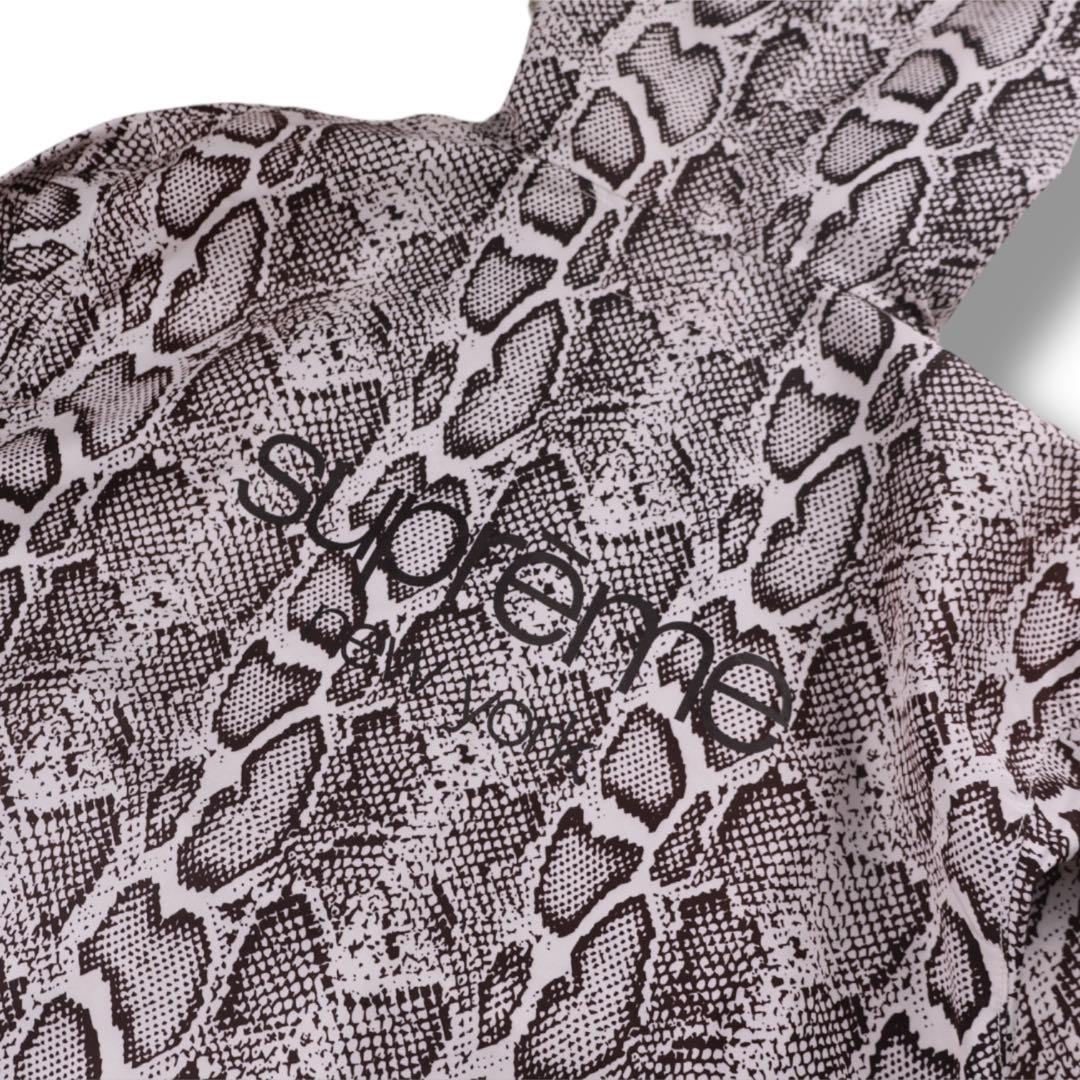 ラ*ン様 【美品】シュプリーム アノラックパーカー 蛇柄 パイソン柄