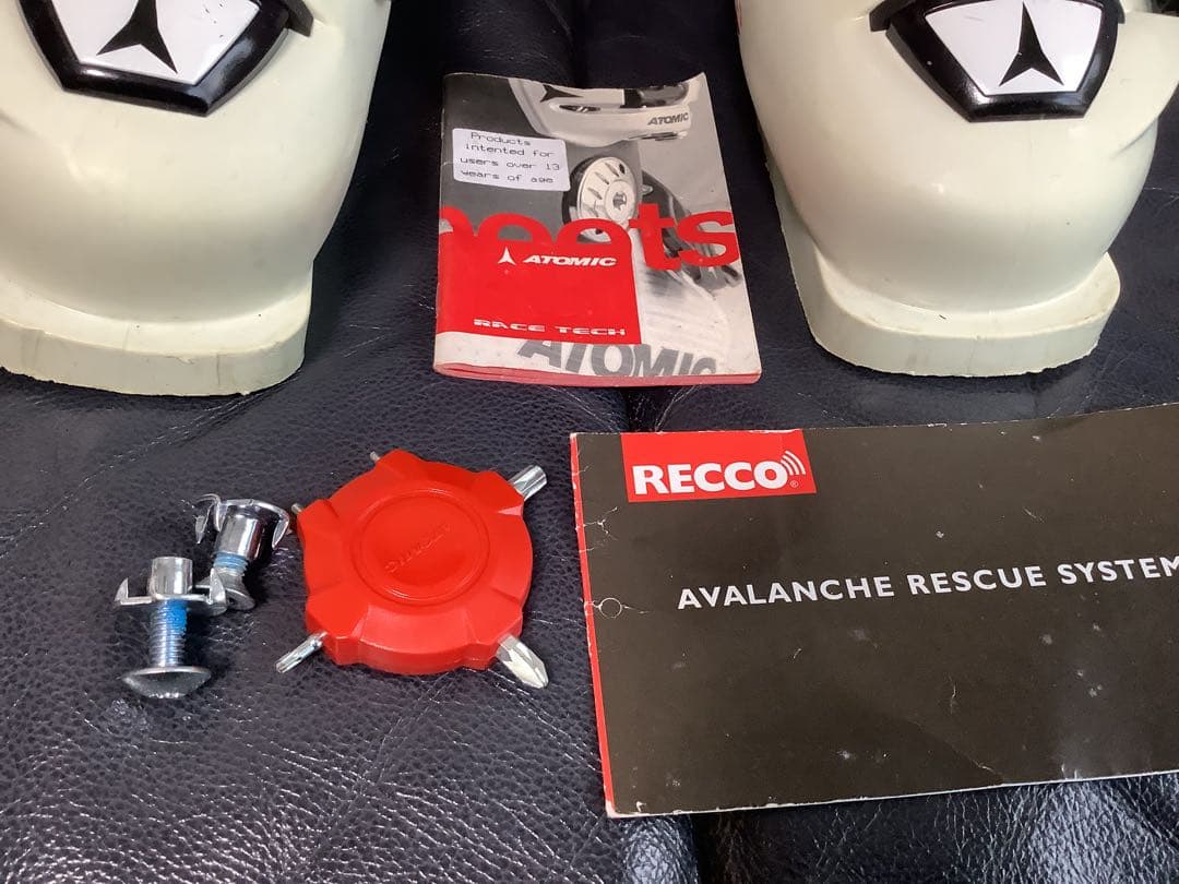 ATOMIC RT アトミック スキーブーツ STl 100 294 おまけ付き - メルカリ