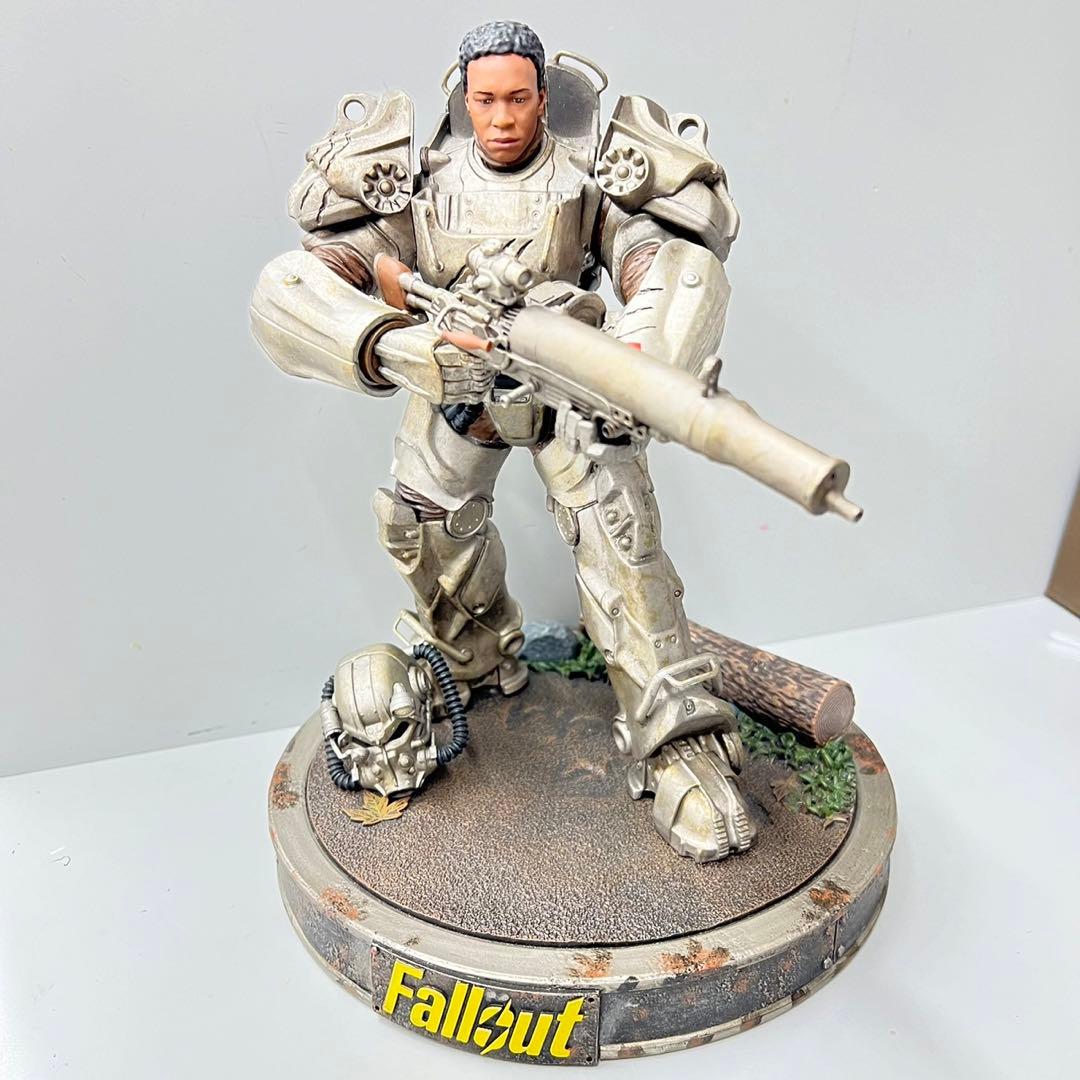 Dark Horse Fallout フォールアウト　マキシマス　スタチュー
