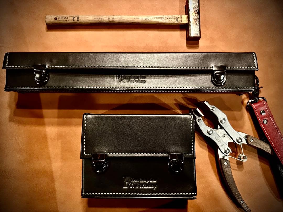 在庫入れ替えSALE!Pvt.Workshop 本革　デッキケース プレマケース