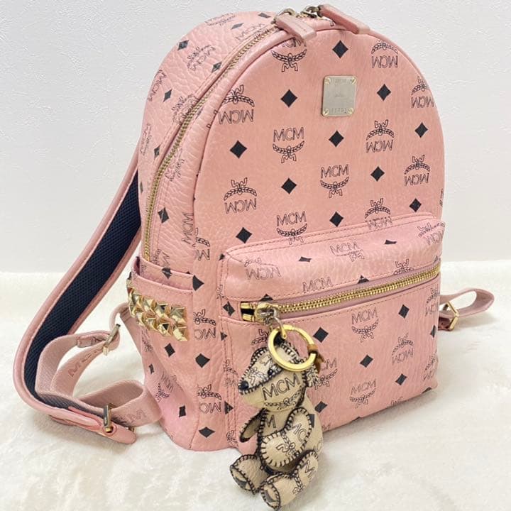 MCM エムシーエム パウダーピンク リュック クマのチャーム付き - メルカリ