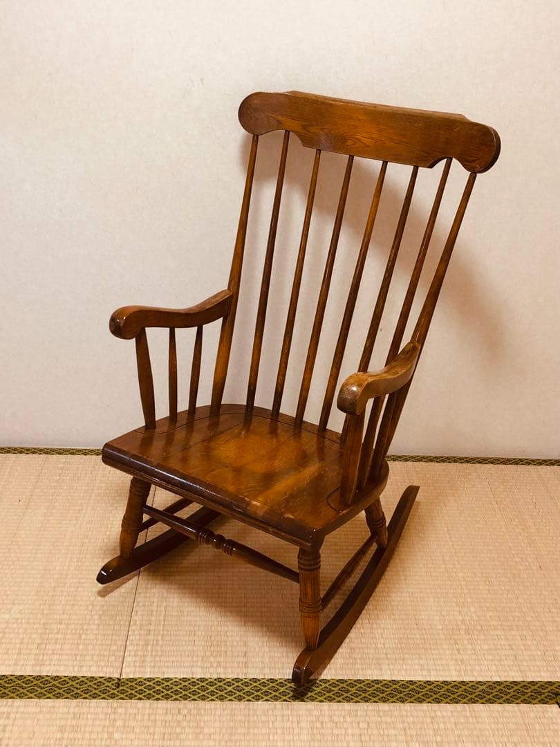 柏木工のロッキングチェア 古いです キズ スレありますが艶と味あります 2026年最新】柏 ロッキングチェアの人気アイテム - メルカリ