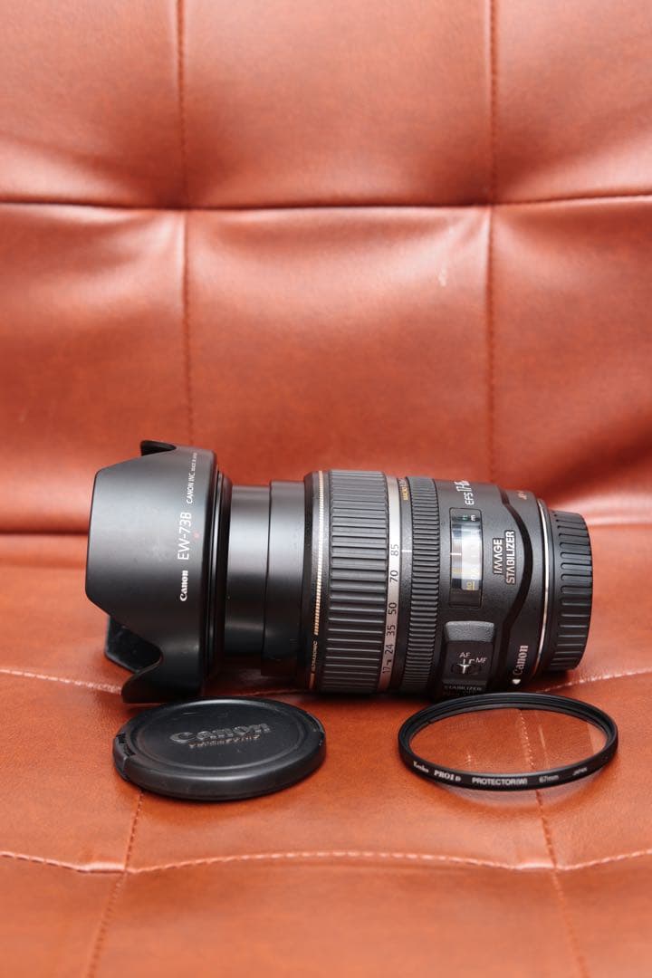CANON EFS 17-85mm f/4-5.6 IS EW-73B付属