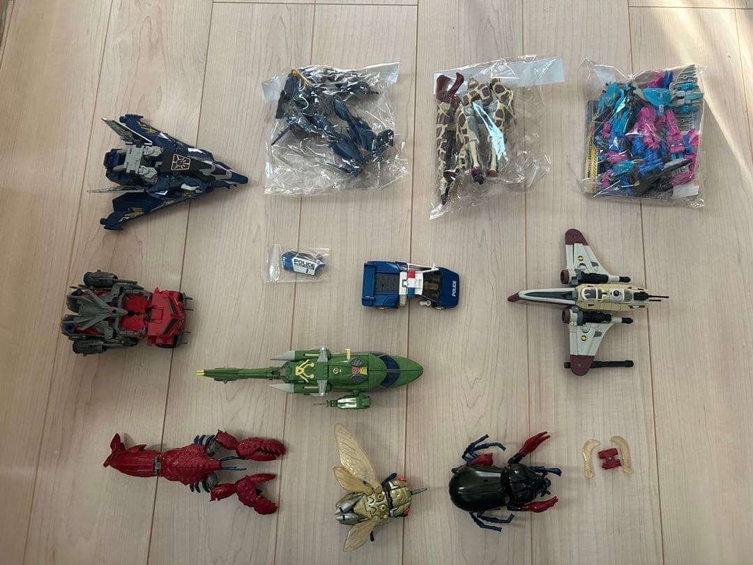 トランスフォーマー フィギュアセット TL-84 サウンドウェーブセット｜トランスフォーマーオフィシャルサイト