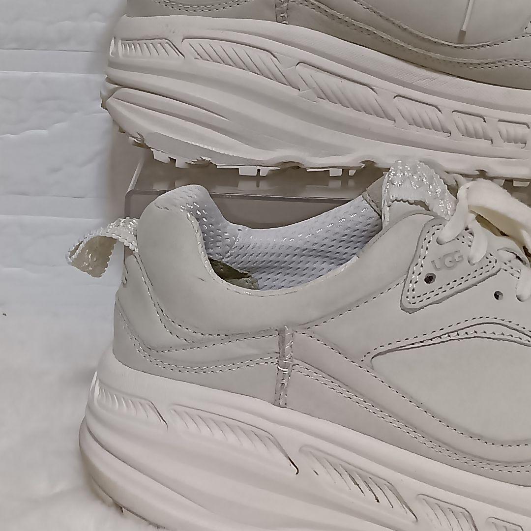 【即完売モデル】UGG CA805 厚底スニーカー 25.5cm ホワイト