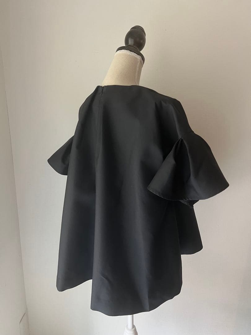 Heve フィンスリーブブラウス ブラック - メルカリ