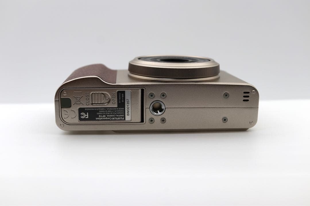 美品【FUJIFILM】XF10 FUJINON EBC 18.5mm F2.8