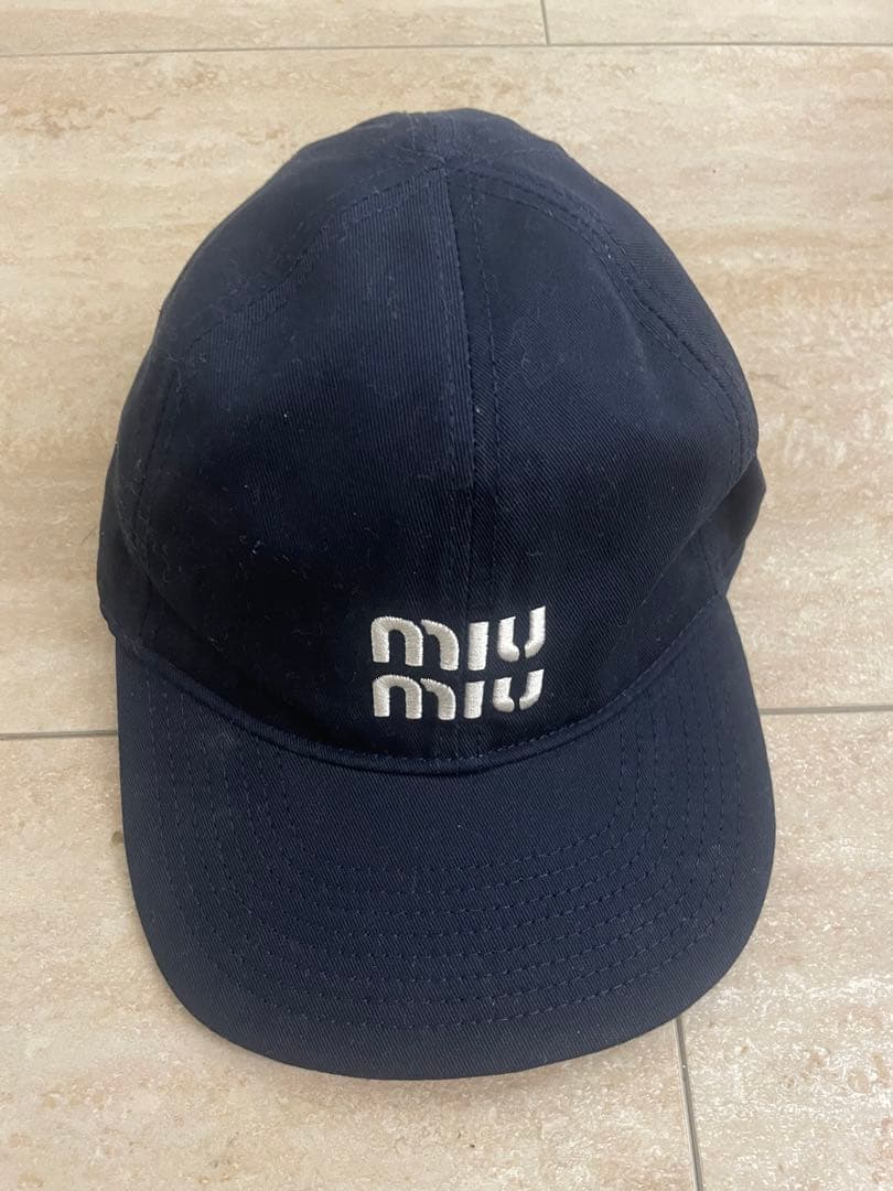 miu miu ネイビー ベースボールキャップ 中古・古着通販】MIU MIU (ミュウミュウ) ベースボールキャップ