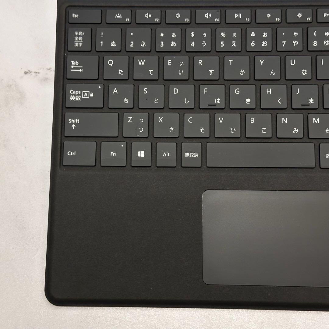 【準新品】　Surface Pro8 i5/8/256 Office