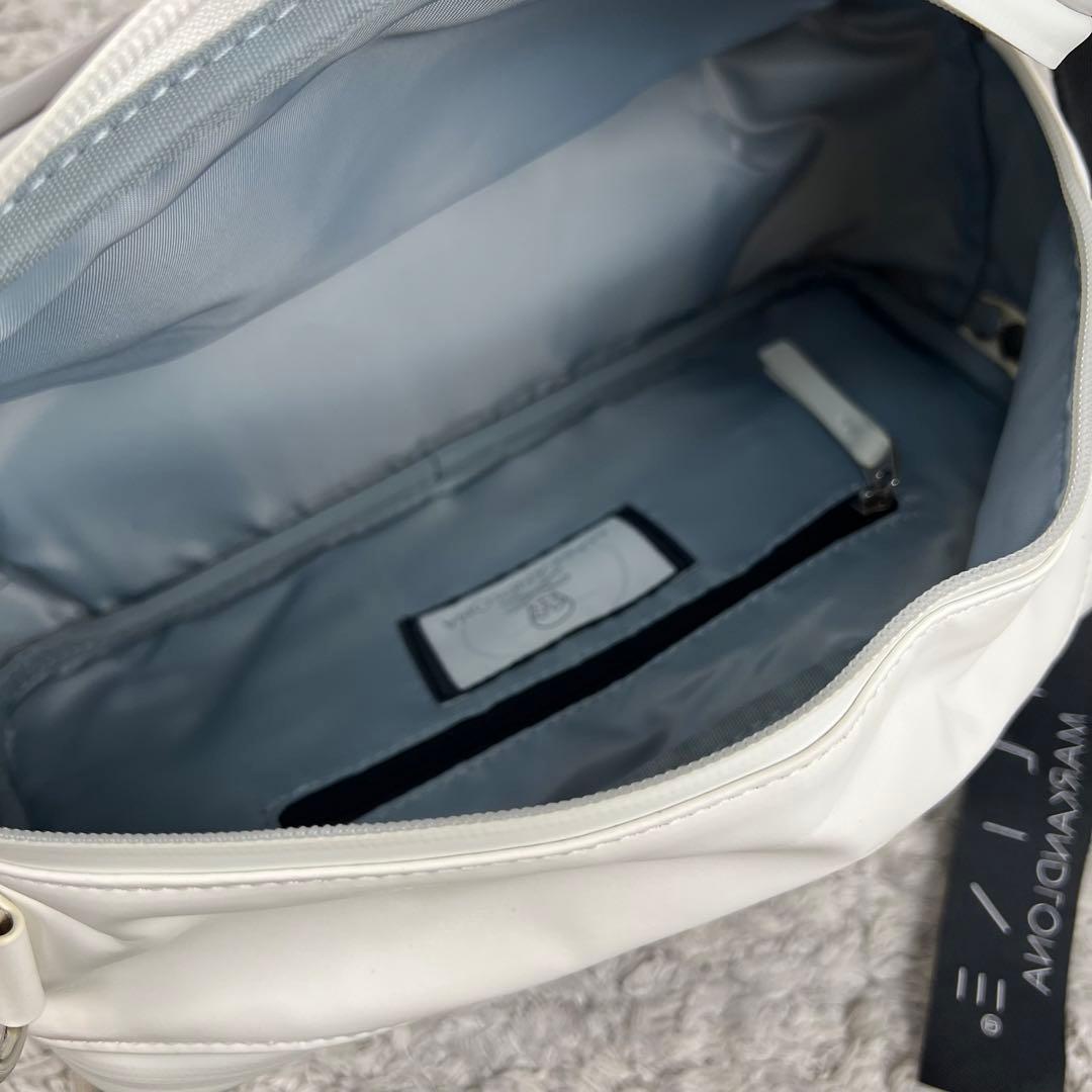 MARK&LONA マーク&ロナ ターポリン ポーチ バック アイボリー - メルカリ