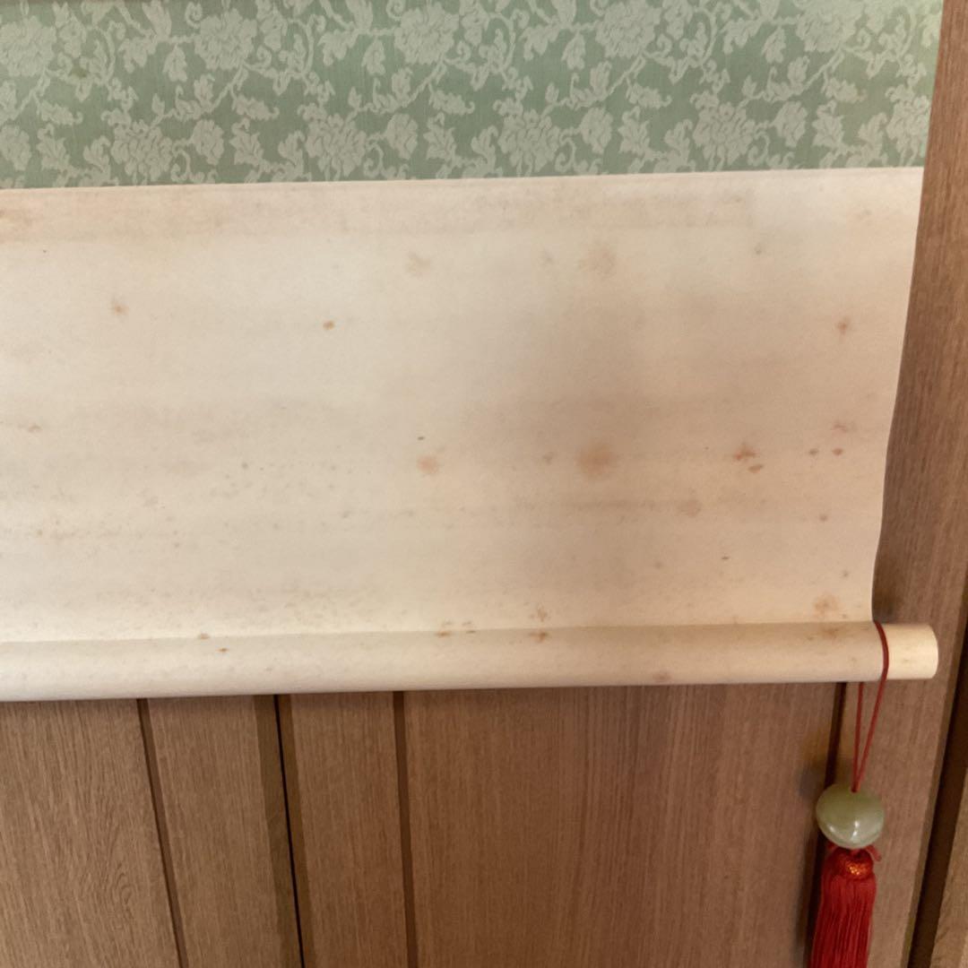 梅 荘 作 絹本 彩色 密画 《 芥子の花図 》 共箱 軸先鹿軸