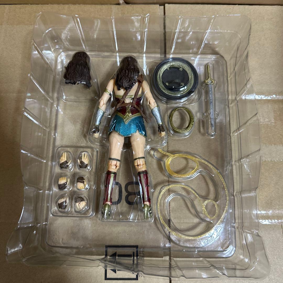 MAFEX ワンダーウーマン フィギュアNo.048