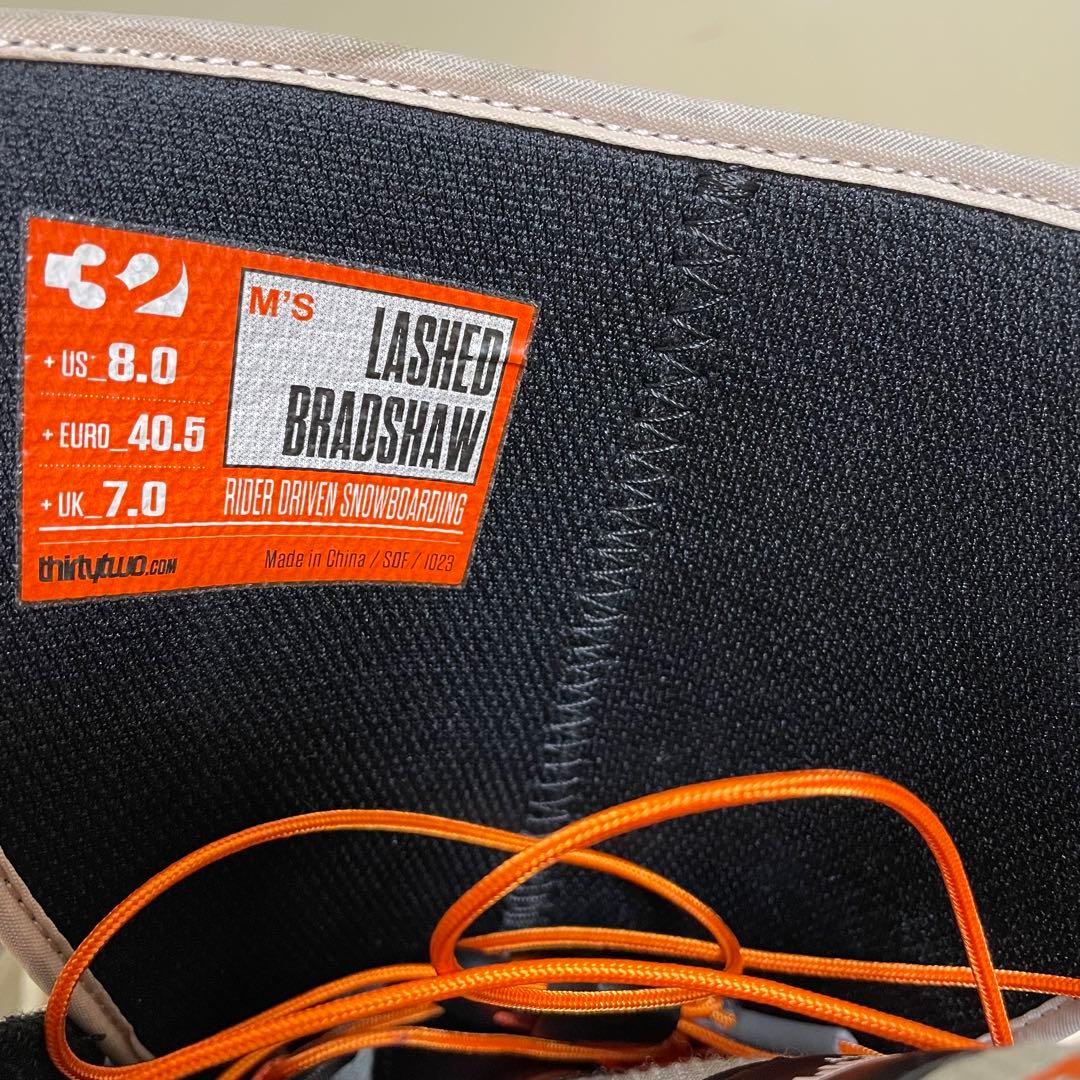 32 THIRTYTWO LASHED 26cm 23-24モデル スノボーの通販はau PAY