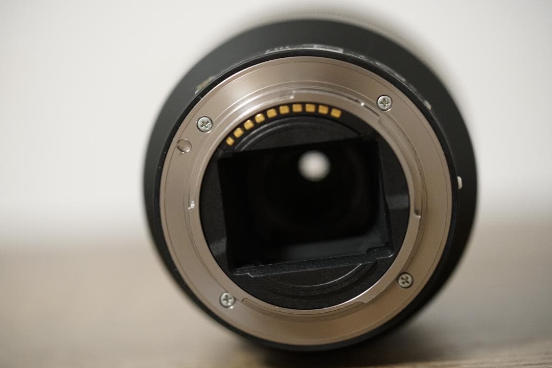 SONY E 28-70mm F3.5-6.3 OSS ズームレンズ