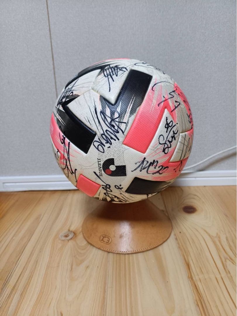 Jリーグ公式試合球】愛媛FC トップチーム 全選手直筆サイン入り adidas