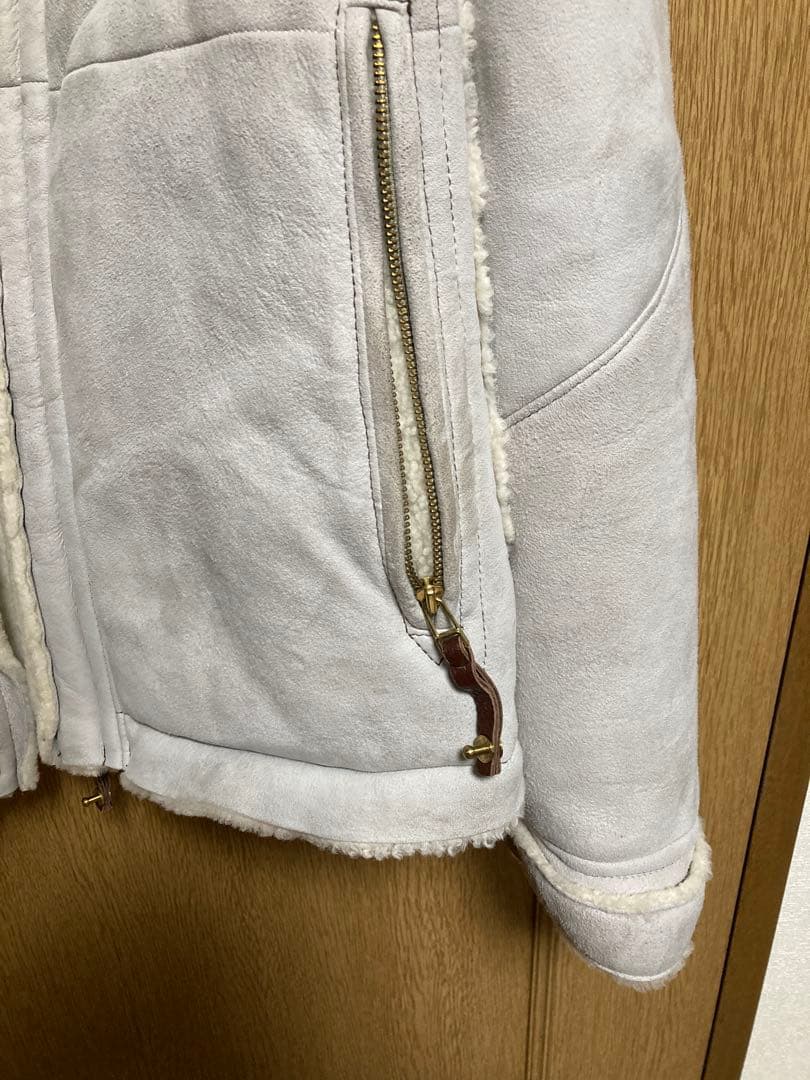 カ*ツ様 L&KONDO ライトグレー ムートンジャケット - メルカリ