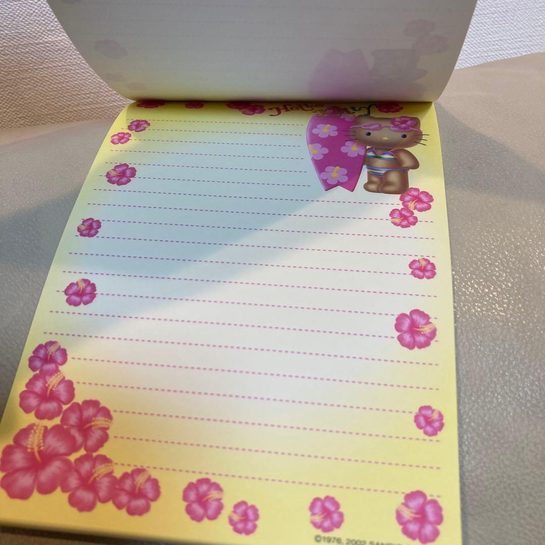 日焼けハローキティ サーフボードデザイン ハワイアン ハイビスカス