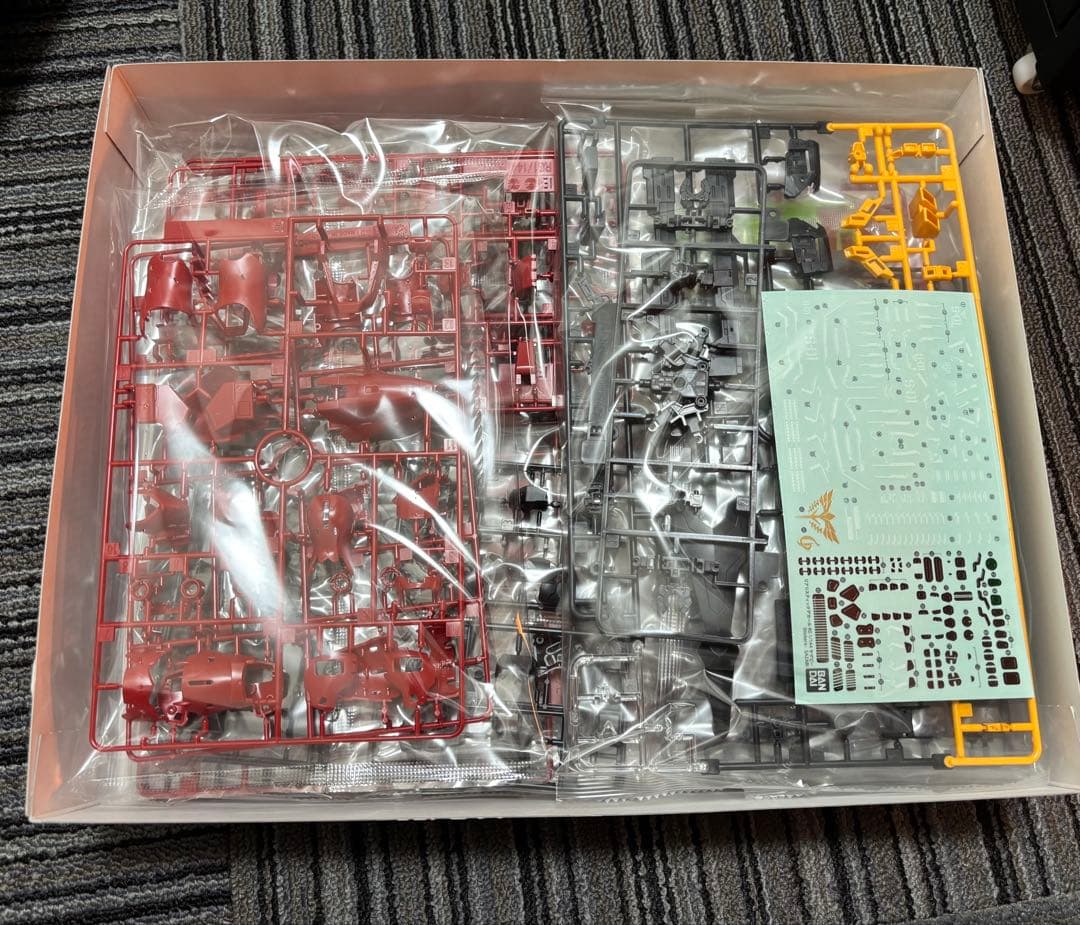 RG バンダイ　ニューガンダム　サザビー　Hiニューガンダム