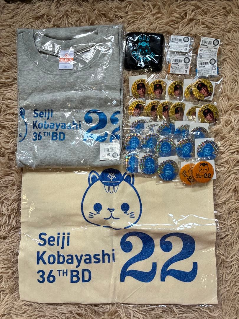 小林誠司 Tシャツ トートバッグ 缶バッジ アクリルバッジ リストバンド セット ジャイアンツ公式】 小林誠司｜GIANTS公式通販