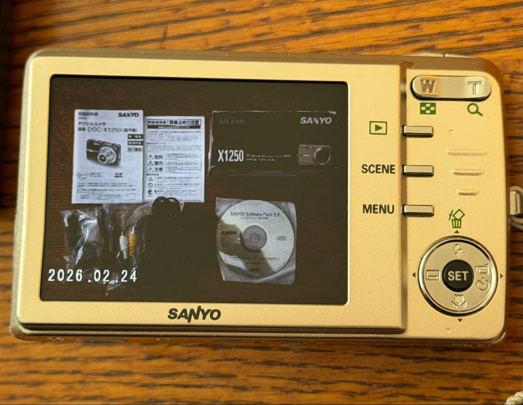 動作確認済】SANYO DSC-X1250 12メガピクセルデジタルカメラ - メルカリ
