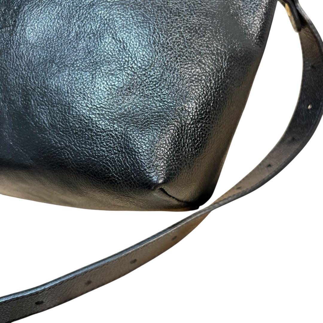 極美品 イルビゾンテ ショルダーバッグ ボディバッグ レザー ブラック