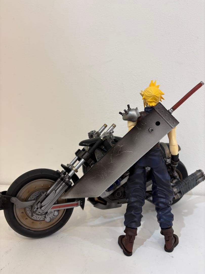 PLAY ARTS Vol.1 no.0クラウド・ストライフ＆ハーディ=デイトナ