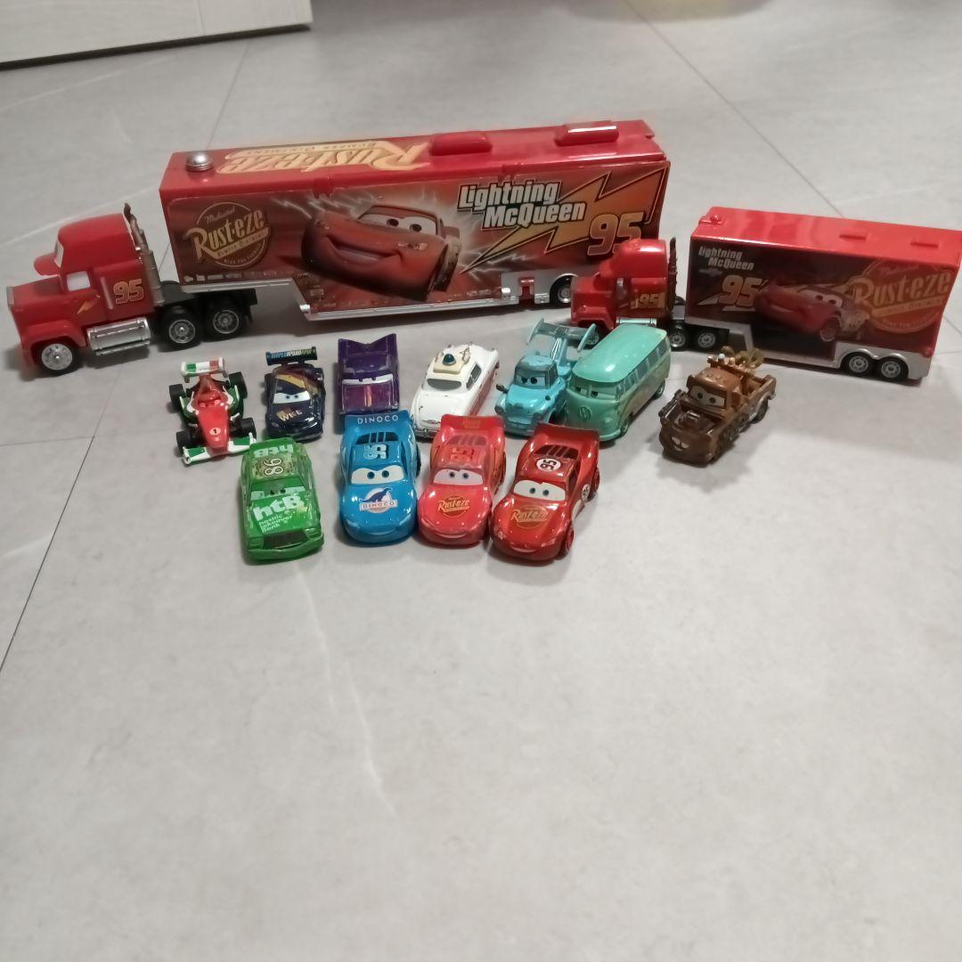 カーズミニカー11台とトレーラー2台セット