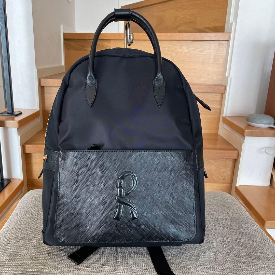 ロベルタディカメリーノ マッティーナ リュック ブラック Rロゴ 楽天市場】【ロベルタ】マドンナも恋したRロゴ◇「エレガント