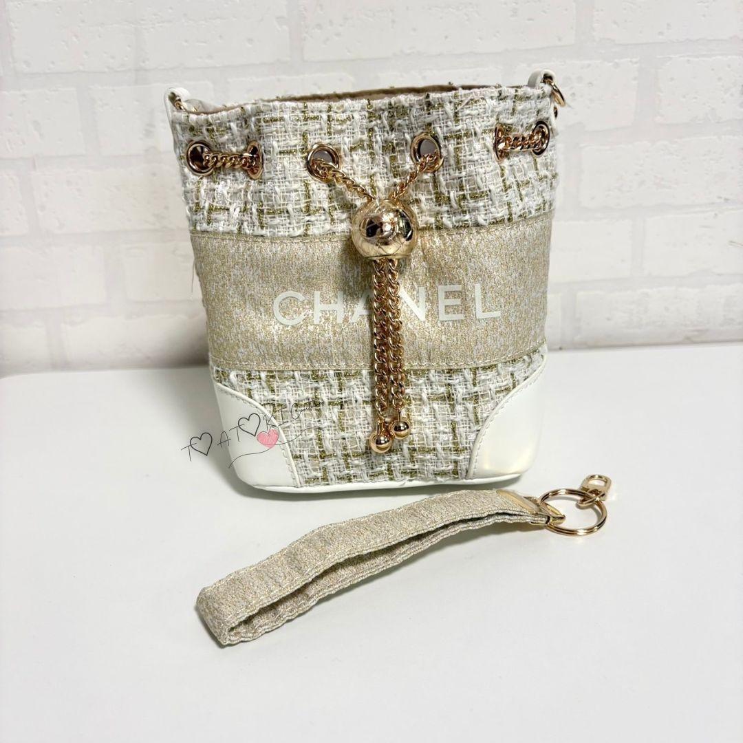激レア❤CHANEL❤ホワイトラメ巾着ショルダーバッグゴールドチェーン