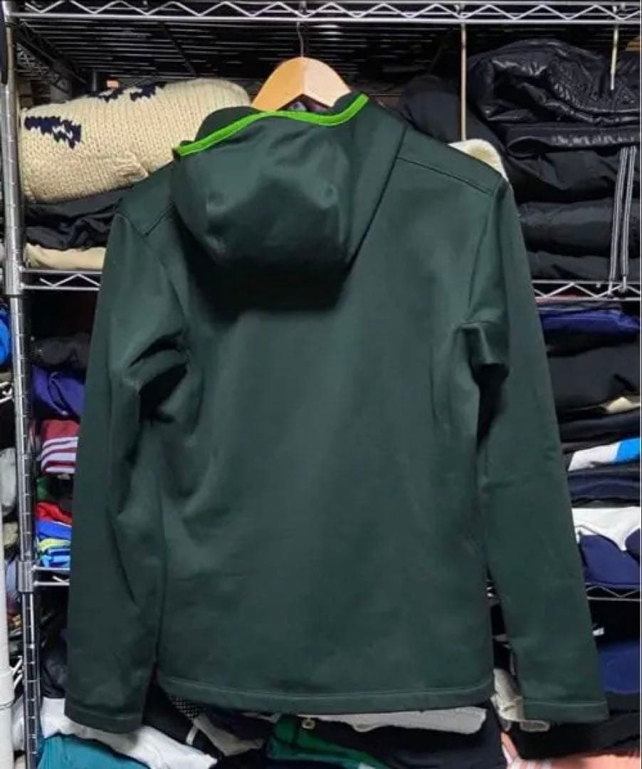 最終セール】Arc'teryx ダークグリーン マウンテンパーカー - メルカリ