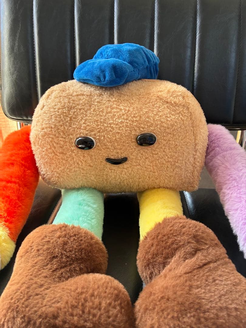 カラフルパン型ぬいぐるみ 約30cm おふとん天国