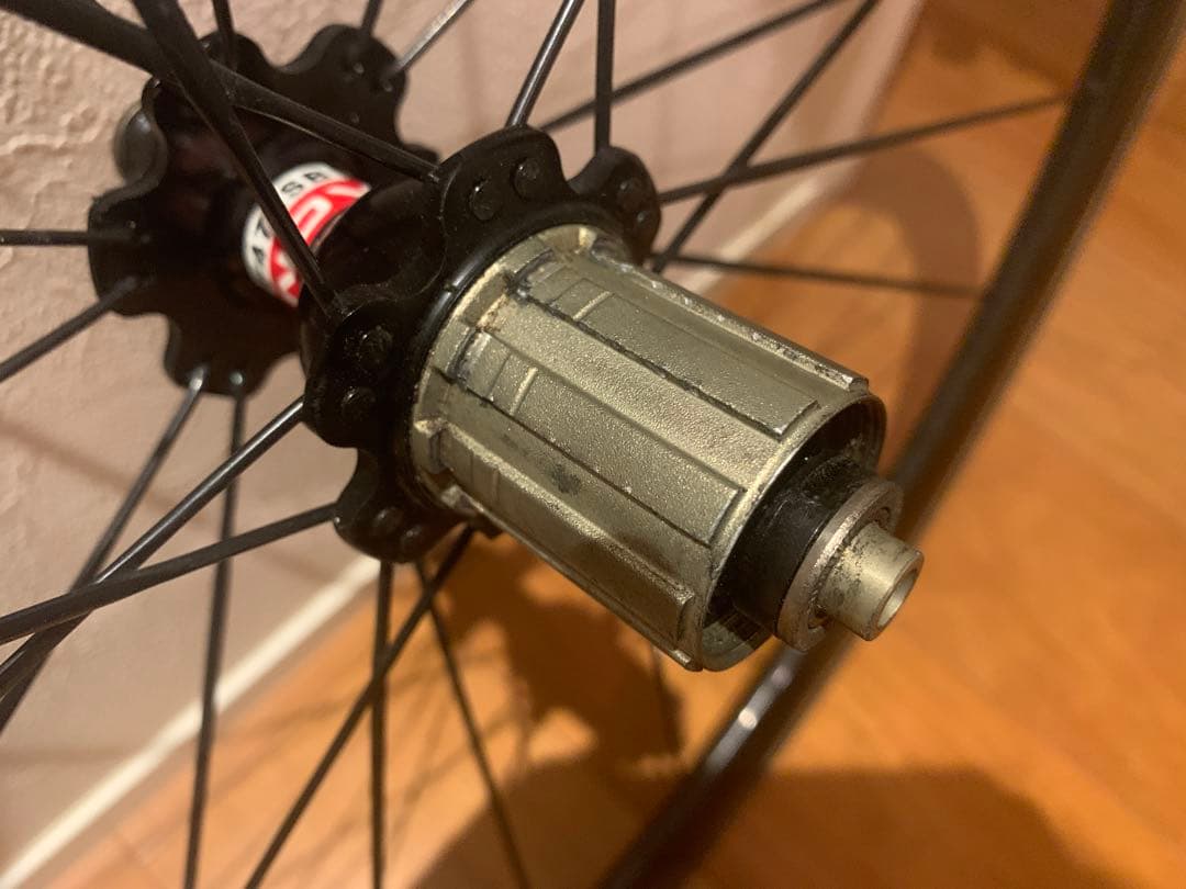 値下げ中 良品 送料込み mavic カーボンホイール 8-10sシマノ - メルカリ