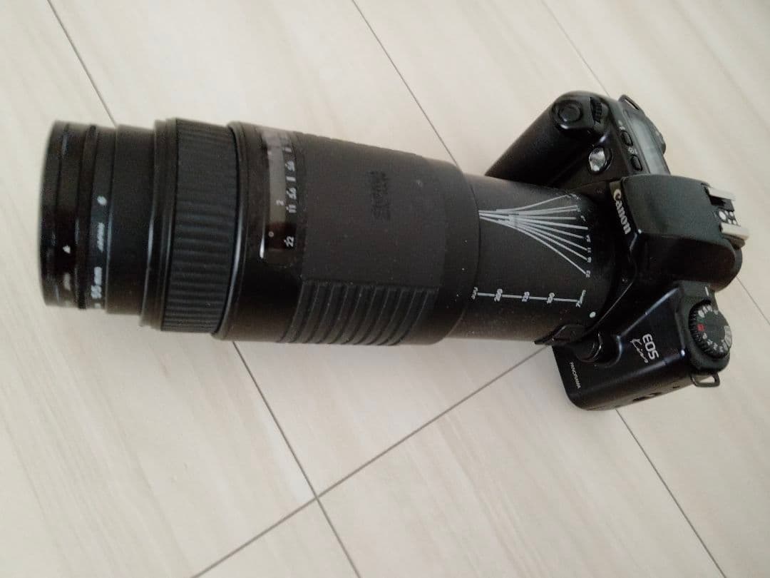 一眼カメラ　望遠レンズ付き　レトロ レトロなのに新しい！ミラーレス一眼とオールドレンズで撮影しよう