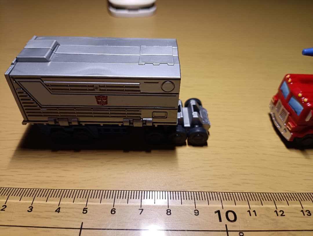 Blokees 星輝オプティマスプライム ビークルモード 廃止予定